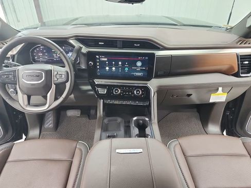 Used 2025 GMC Sierra 3500 Denali w/ Denali Reserve Package AWD/4WD image 27