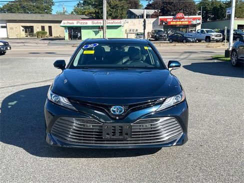 Used 2020 Toyota Camry XLE image 8