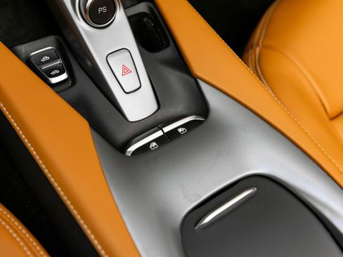 Certified 2022 Ferrari Portofino M image 33