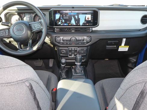 New 2025 Jeep Gladiator Sport image 19