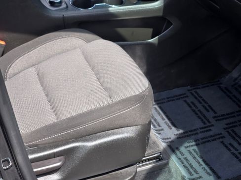 Certified 2023 Chevrolet Traverse LT image 8