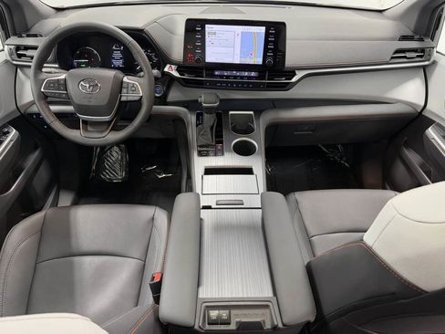 Used 2024 Toyota Sienna XSE image 13