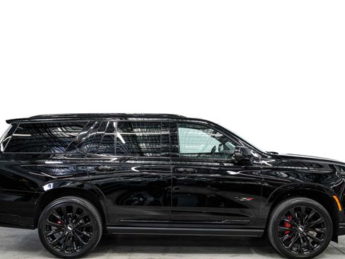 Used 2025 Cadillac Escalade V w/ LPO, ONYX Package AWD/4WD image 2