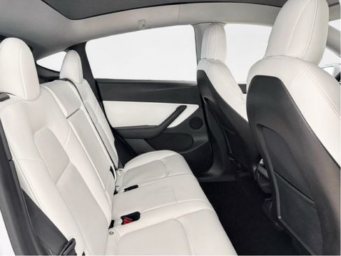 Used 2021 Tesla Model Y Long Range AWD/4WD image 20