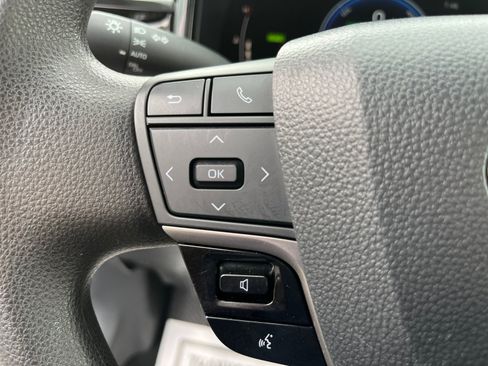 Used 2025 Toyota Camry LE FWD image 14