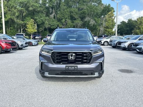 Used 2025 Honda Pilot Touring image 9