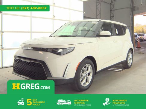 Used 2025 Kia Soul LX w/ LX Technology Package FWD image 1