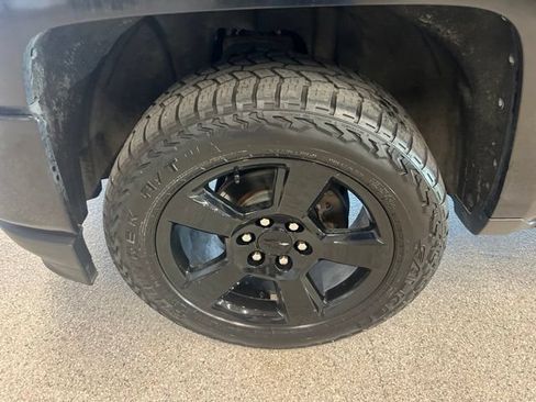 Used 2018 Chevrolet Silverado 1500 Custom w/ Custom Value Package AWD/4WD image 10