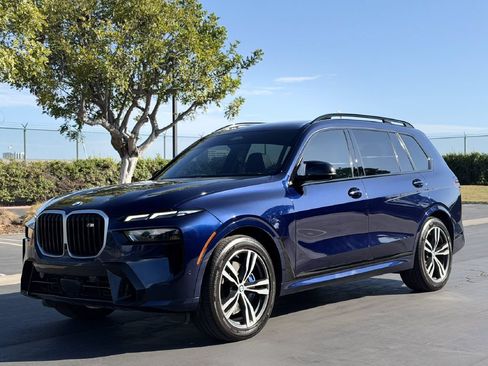 Used 2023 BMW X7 M60i AWD/4WD image 1