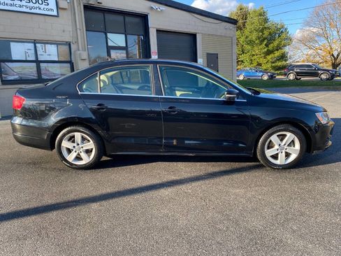 Used 2013 Volkswagen Jetta TDI image 2