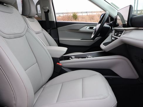 New 2026 Ford Explorer Active w/ Active Comfort Package AWD/4WD image 10