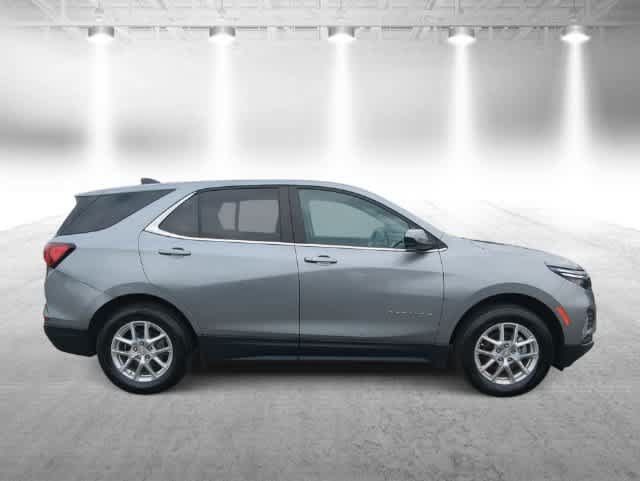 Used 2023 Chevrolet Equinox LT AWD/4WD image 9
