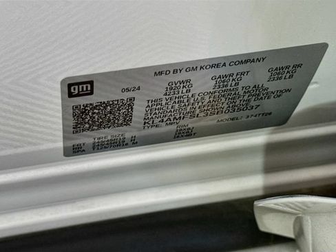 Used 2025 Buick Encore GX Avenir w/ Avenir Technology Package FWD image 32