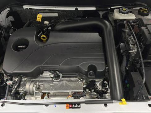 Used 2024 Chevrolet Equinox Premier image 28