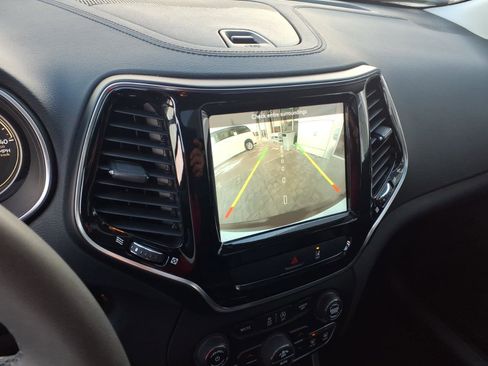 Used 2022 Jeep Cherokee Limited image 27