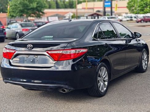 Used 2017 Toyota Camry XLE FWD image 9