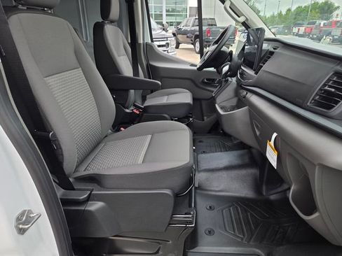New 2026 Ford Transit 250 148 Medium Roof RWD image 40