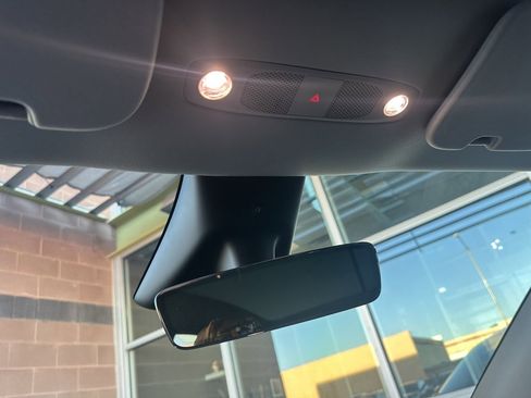 Used 2023 Tesla Model Y Performance image 31