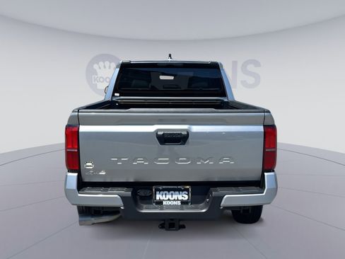Used 2026 Toyota Tacoma SR5 AWD/4WD image 5