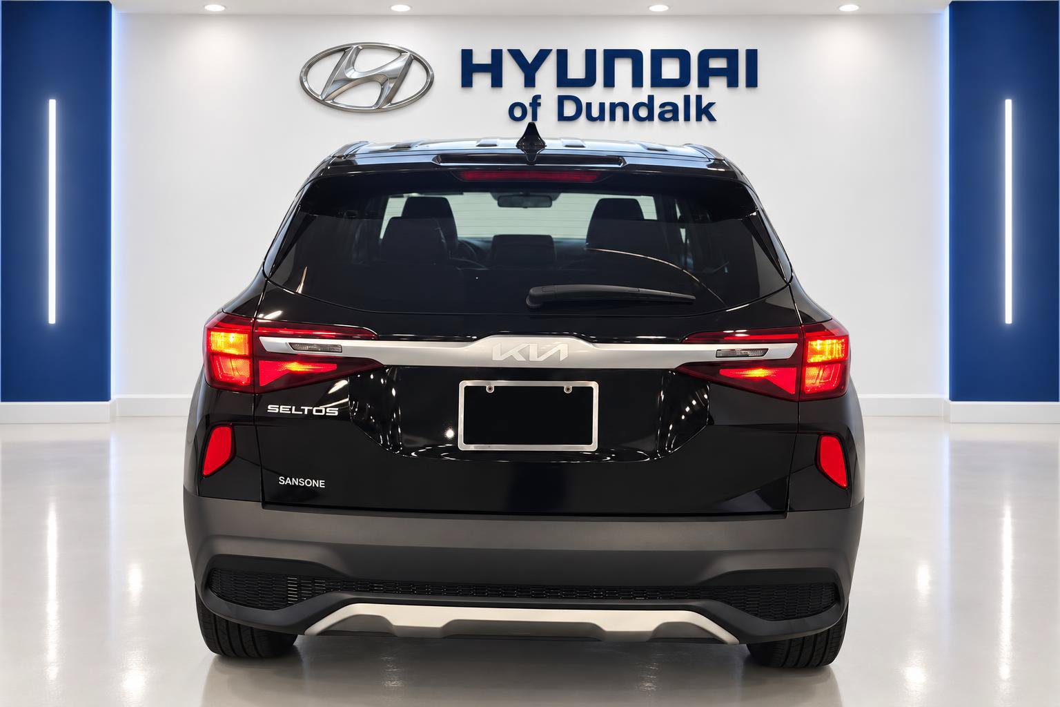 Used 2023 Kia Seltos LX AWD/4WD image 4