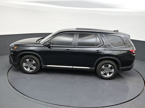Used 2025 Honda Pilot EX-L image 14