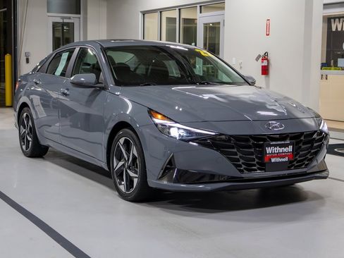 Certified 2022 Hyundai Elantra Limited w/ Cargo Package image 5