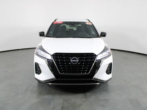 Certified 2024 Nissan Kicks SR FWD image 14