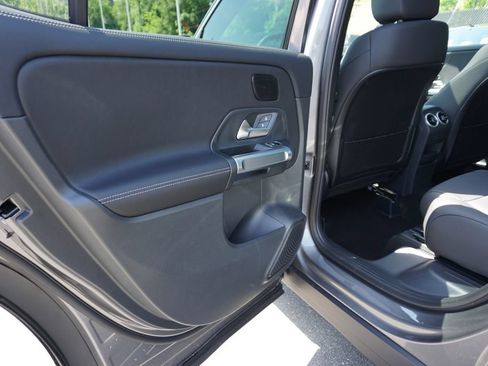 Certified 2025 Mercedes-Benz GLB 250 image 39