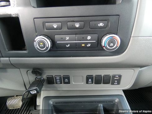 Used 2021 Nissan NV 3500 SV image 30