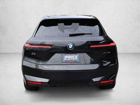 Used 2023 BMW iX xDrive50 w/ Sport Package AWD/4WD image 7