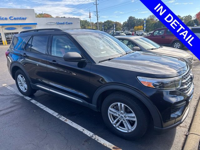 Used 2021 Ford Explorer XLT AWD/4WD image 1