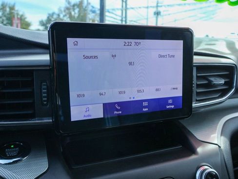 Used 2020 Ford Explorer XLT w/ Equipment Group 202A image 5