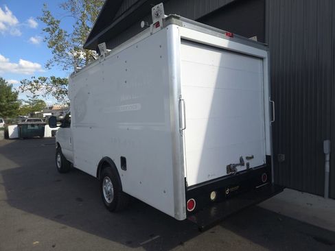 Used 2014 Ford E-350 and Econoline 350 Super Duty w/ Power Windows & Locks Group image 3