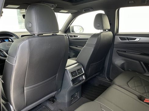 New 2026 Volkswagen Atlas Cross Sport SE FWD image 15