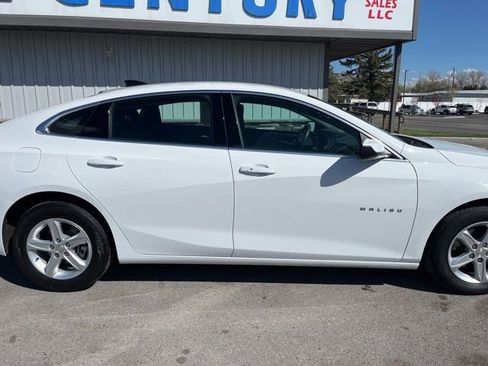 Used 2025 Chevrolet Malibu LS FWD image 14
