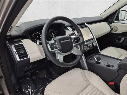 Certified 2025 Land Rover Discovery S AWD/4WD image 10