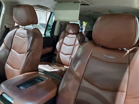 Used 2017 Cadillac Escalade ESV Premium Luxury RWD image 44