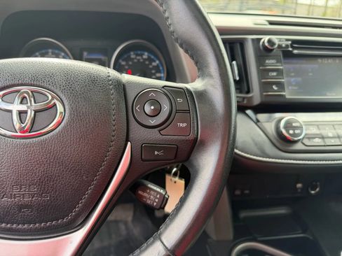 Used 2018 Toyota RAV4 XLE image 15