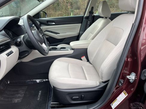 Used 2025 Nissan Altima 2.5 SV image 25