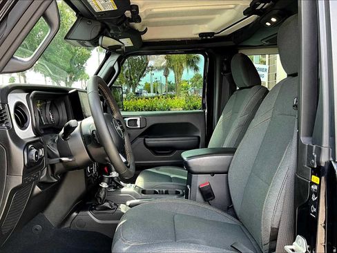 Used 2024 Jeep Wrangler Sport S image 7