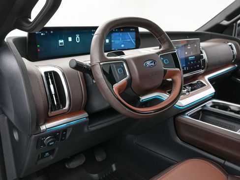 Certified 2025 Ford Expedition King Ranch AWD/4WD image 15