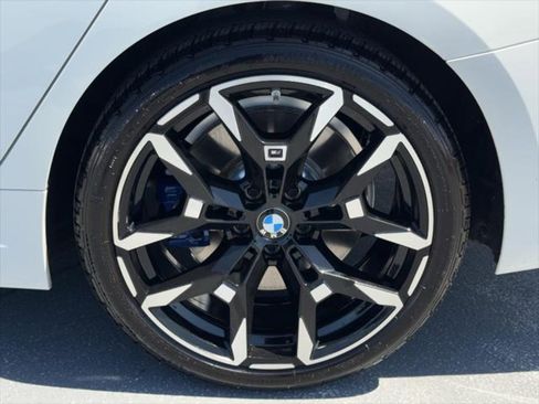 Used 2025 BMW 330i Sedan w/ M Sport Package RWD image 34