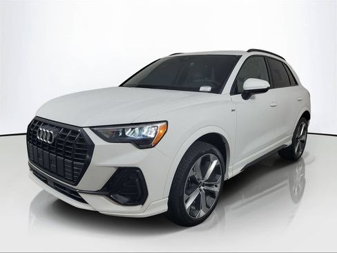Used 2021 Audi Q3 2.0T Premium w/ Convenience Package AWD/4WD image 3