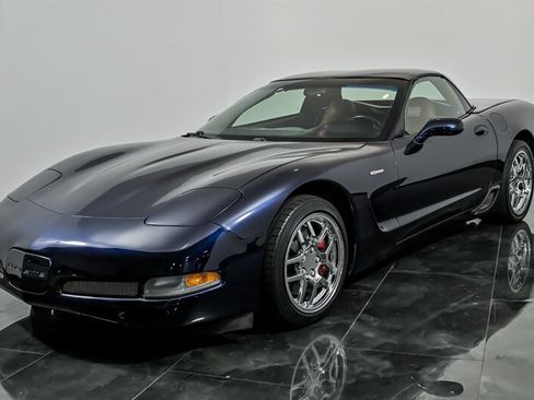 Used 2001 Chevrolet Corvette Z06 w/ Memory Pkg RWD image 5