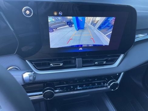 New 2026 Chevrolet Equinox LT w/ Convenience Package II image 15