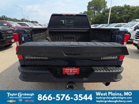 Used 2022 Chevrolet Silverado 2500 High Country AWD/4WD image 9