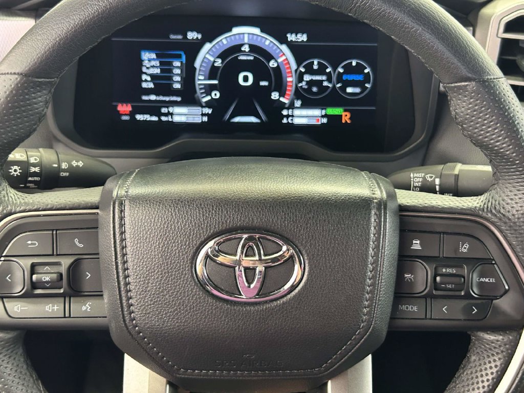 Used 2025 Toyota Tundra Limited AWD/4WD image 29