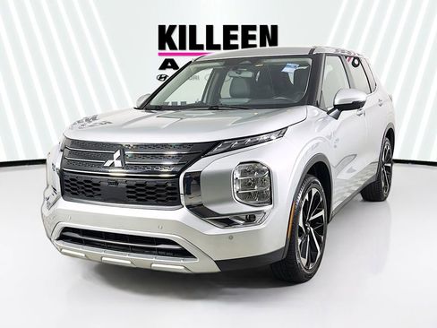 Used 2024 Mitsubishi Outlander SE image 3