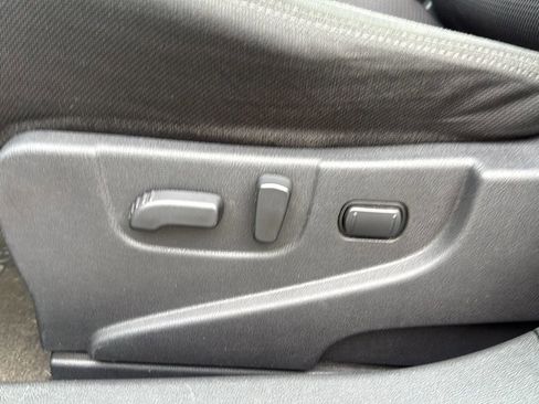 Used 2013 Nissan Rogue SV FWD image 12