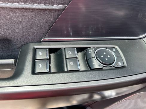 Used 2025 Ford F150 Lariat AWD/4WD image 14